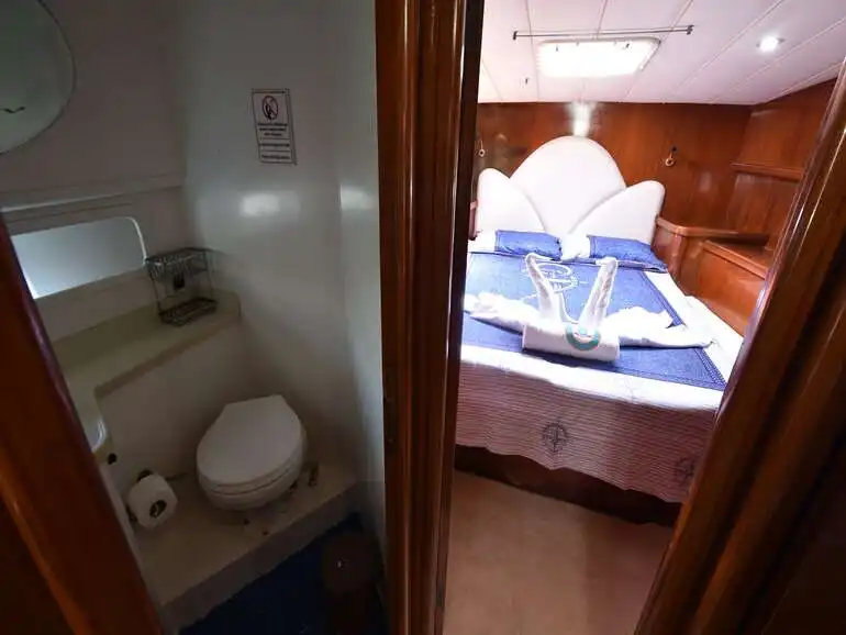 YACHT ASSOL